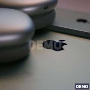 Silver Tablet and Headphone Set — DEMO overview