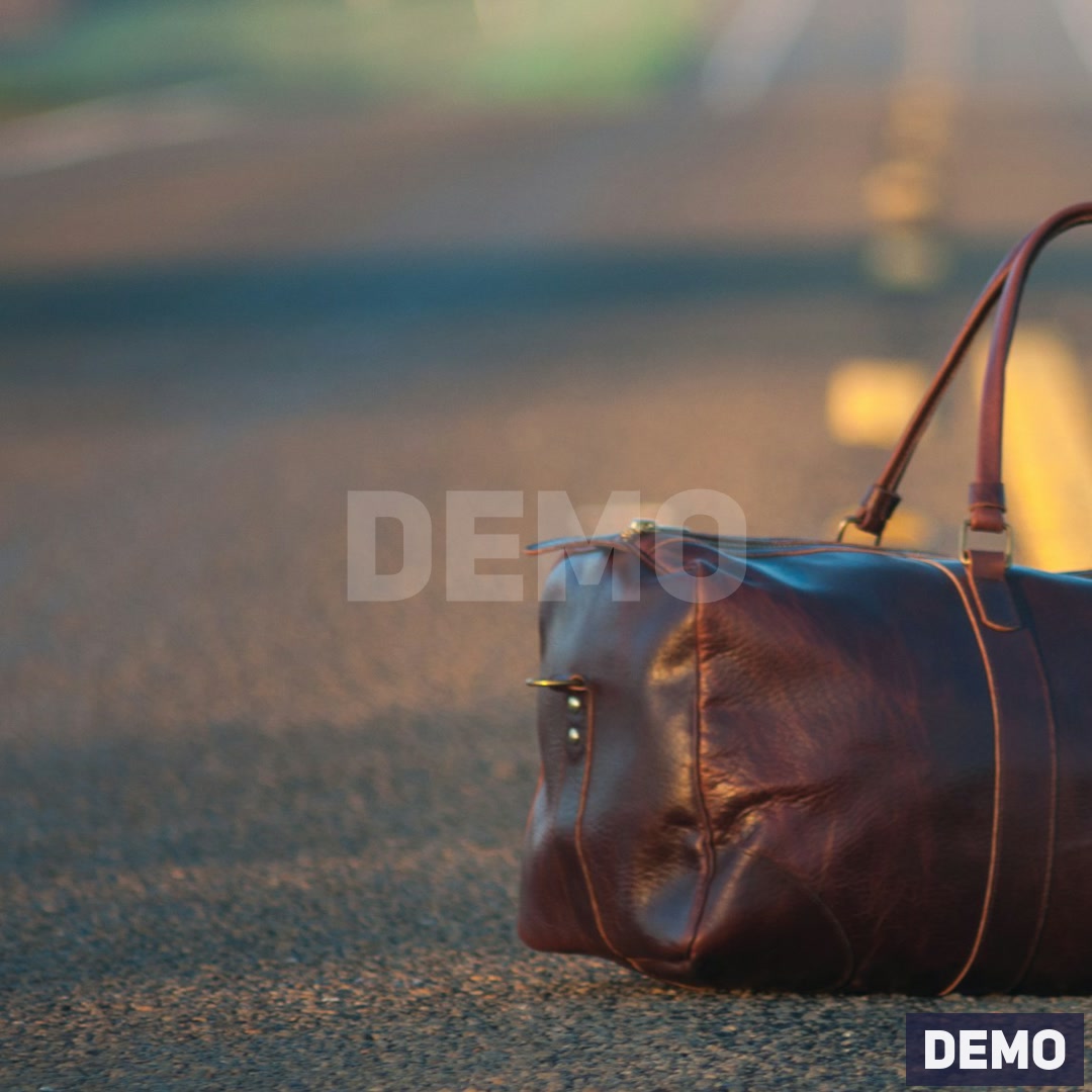 Heritage Leather Weekender — DEMO detail a